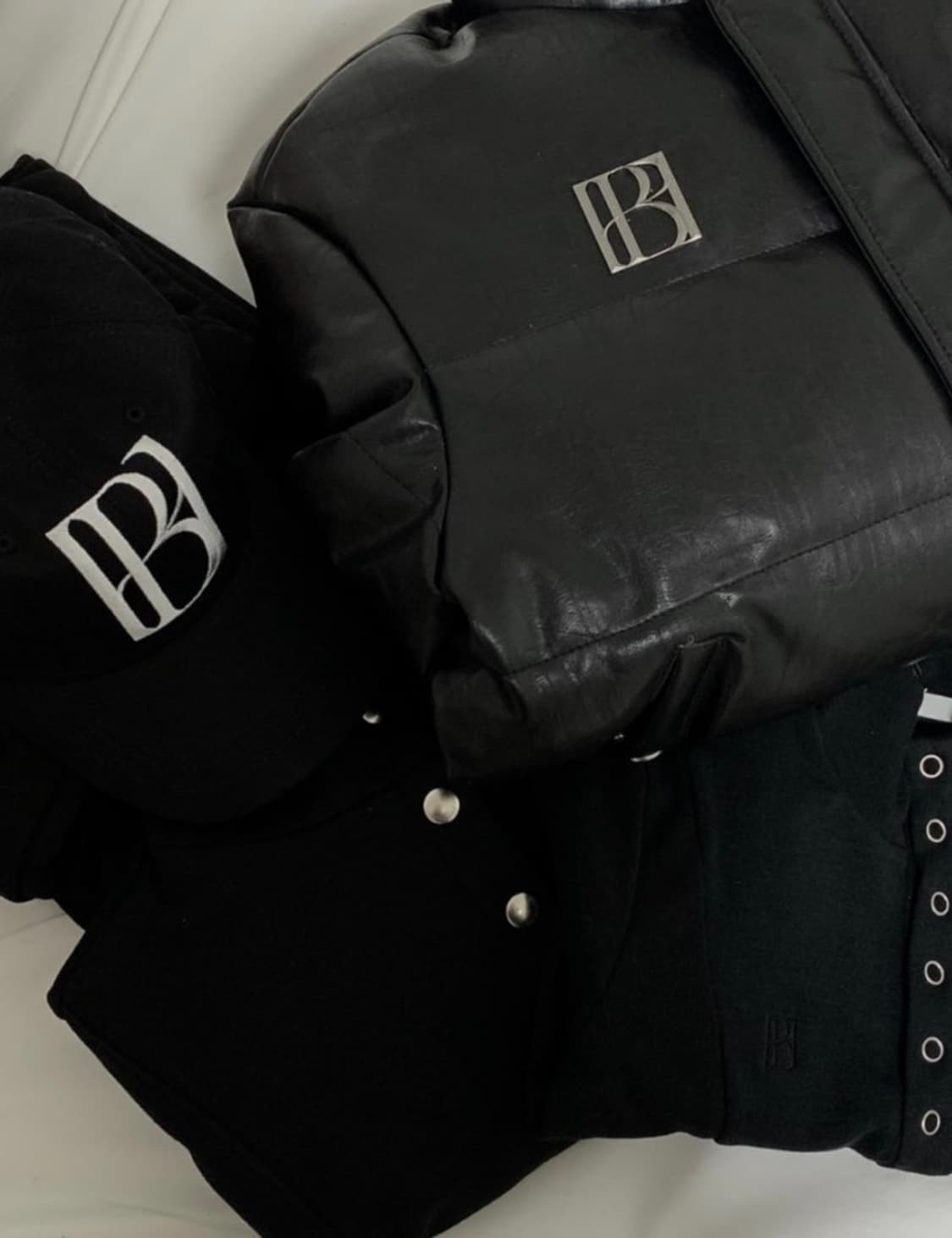 보헤미안서울 레더 패딩 덕다운 메탈 로고 LEATHER DUCK DOWN 상품이미지3