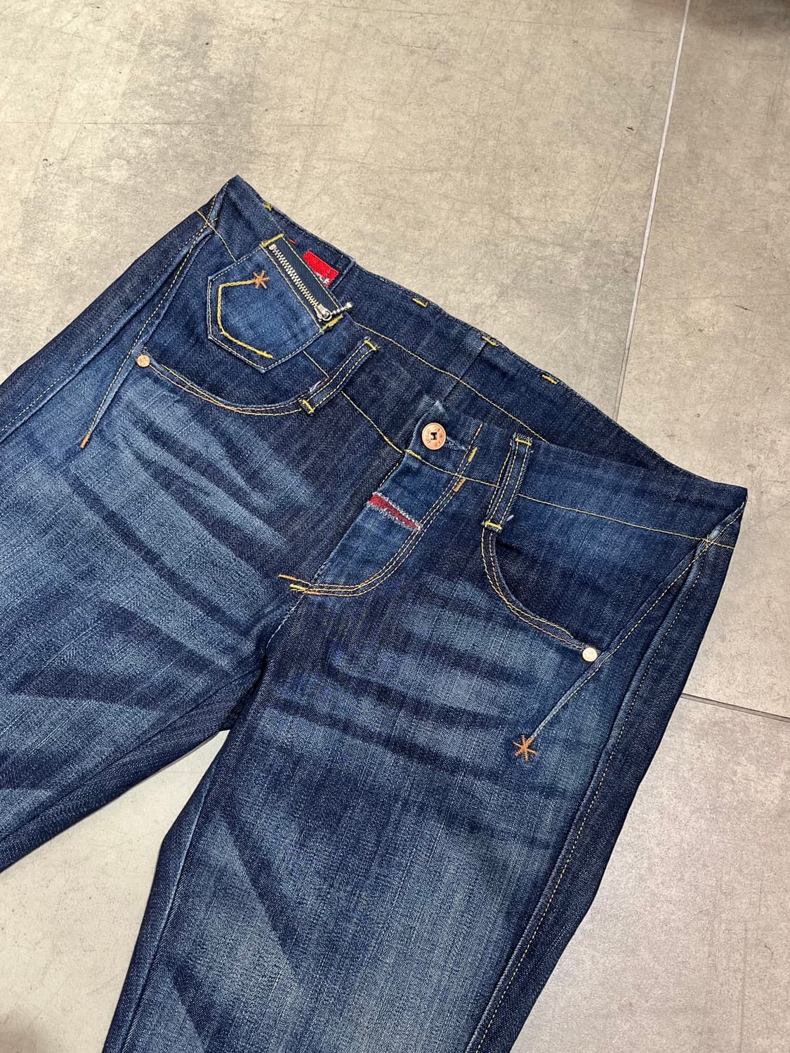 00s 마리떼 프랑소와 저버 스타 패치 데님 부츠컷 팬츠 상품이미지5