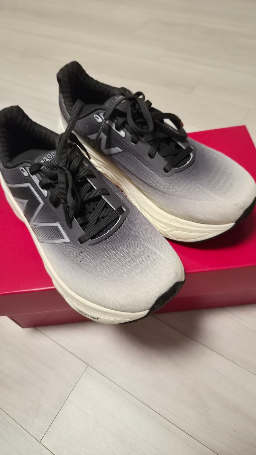 뉴발 1080 240 야외착용 x 풀박 상품이미지2