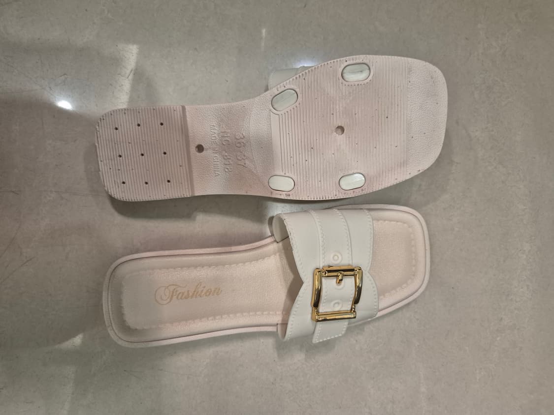 화이트 버클 뮬 슬리퍼 상품이미지2