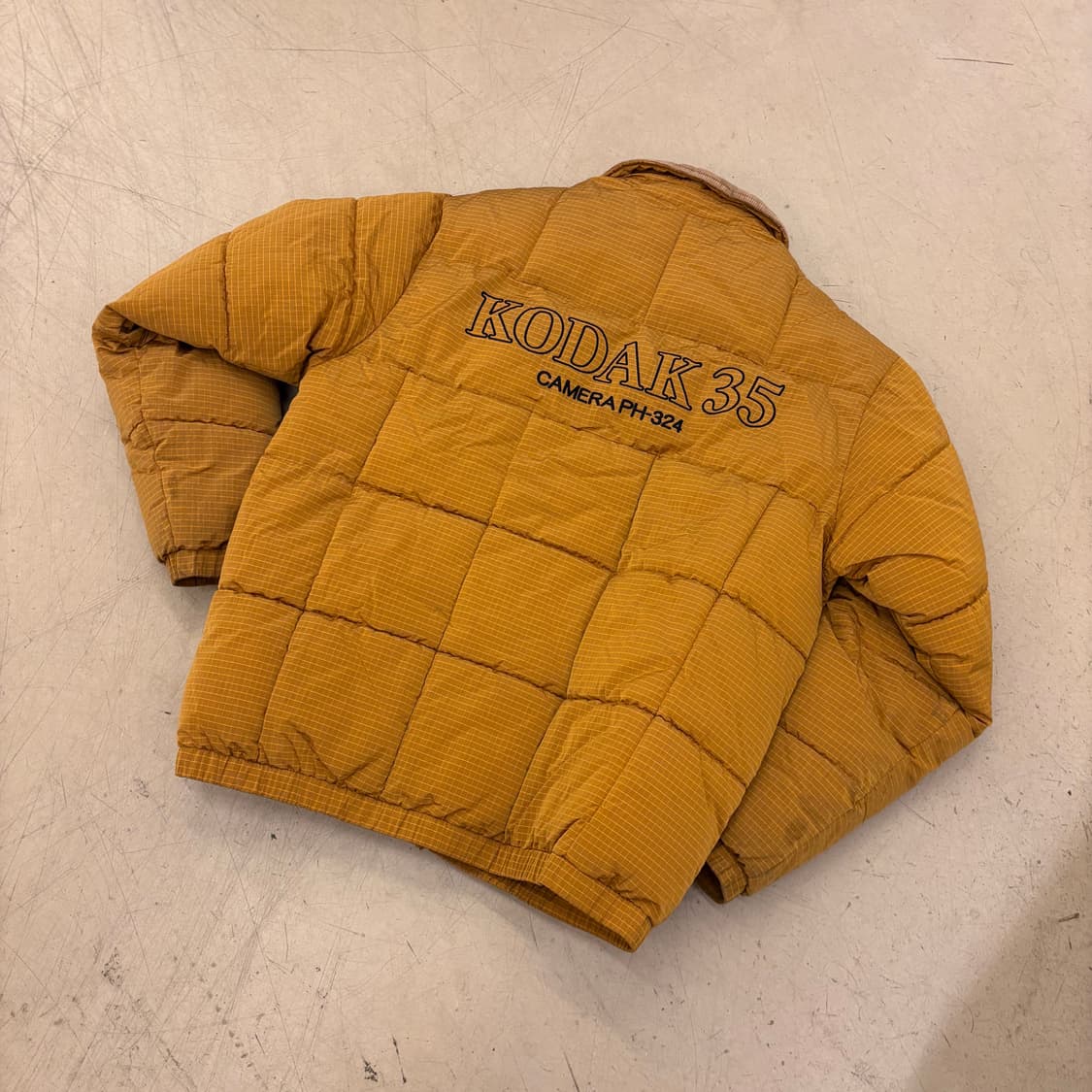 코닥 브라운 빅로고 패딩 상품이미지3