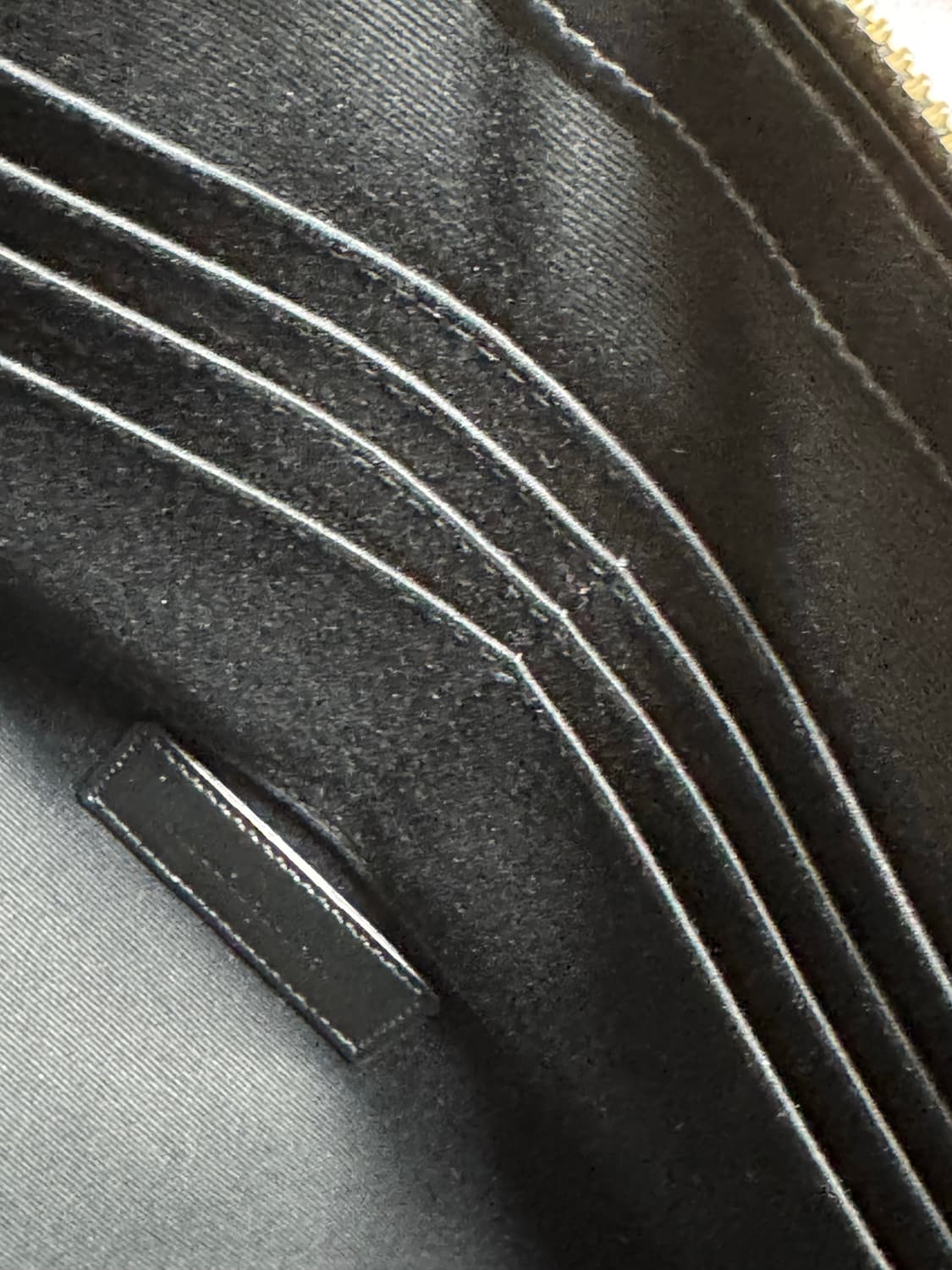 생로랑 마틀라세 클러치 블랙 금장 상품이미지9