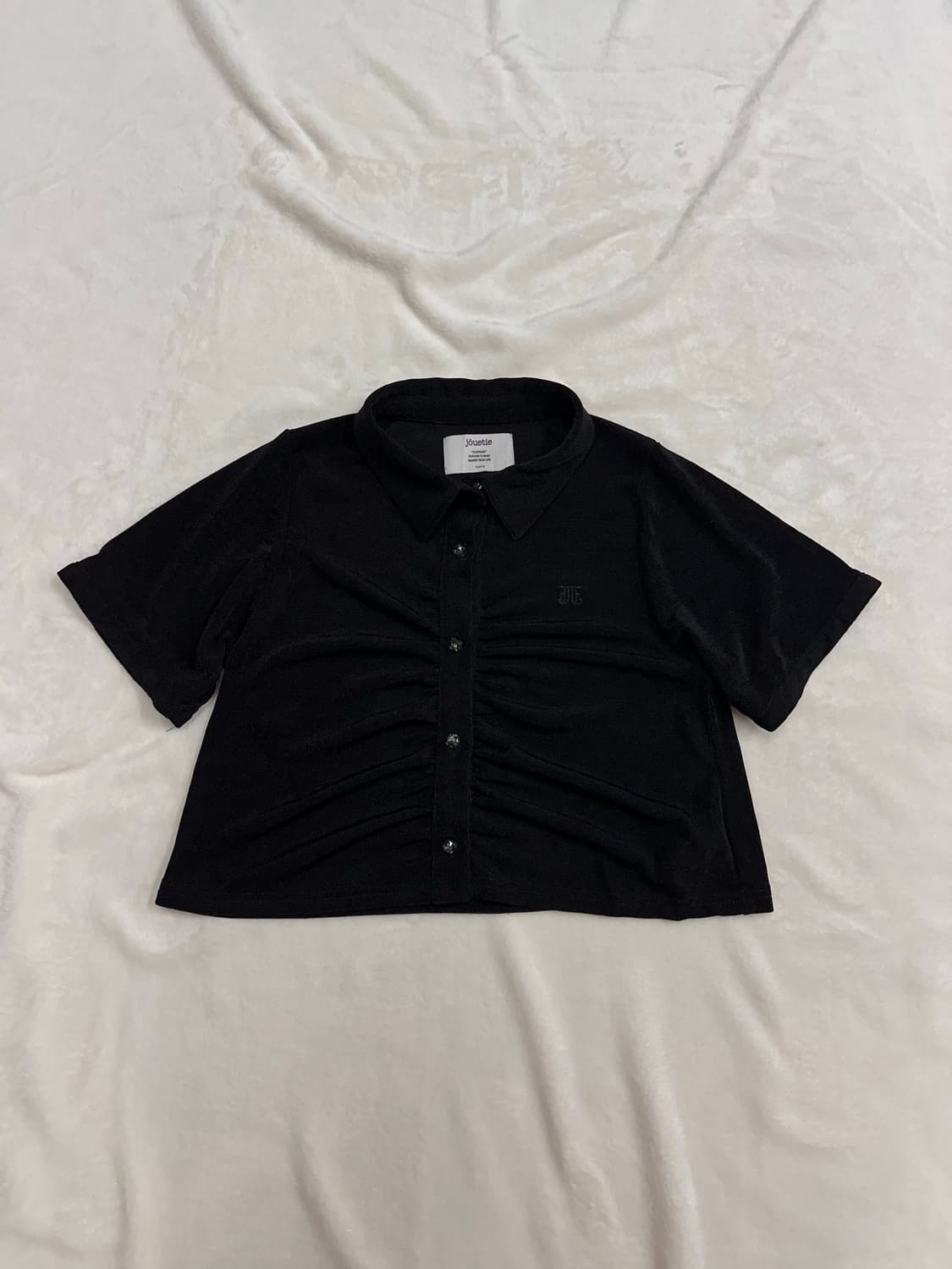 (M)JOUETIE 셔링 실키 크롭 셔츠 블랙 상품이미지1