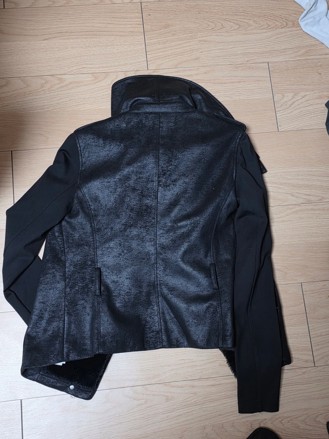 아르마니 익스체인지 하이넥 퍼 코튼레더 집업 자켓 상품이미지3