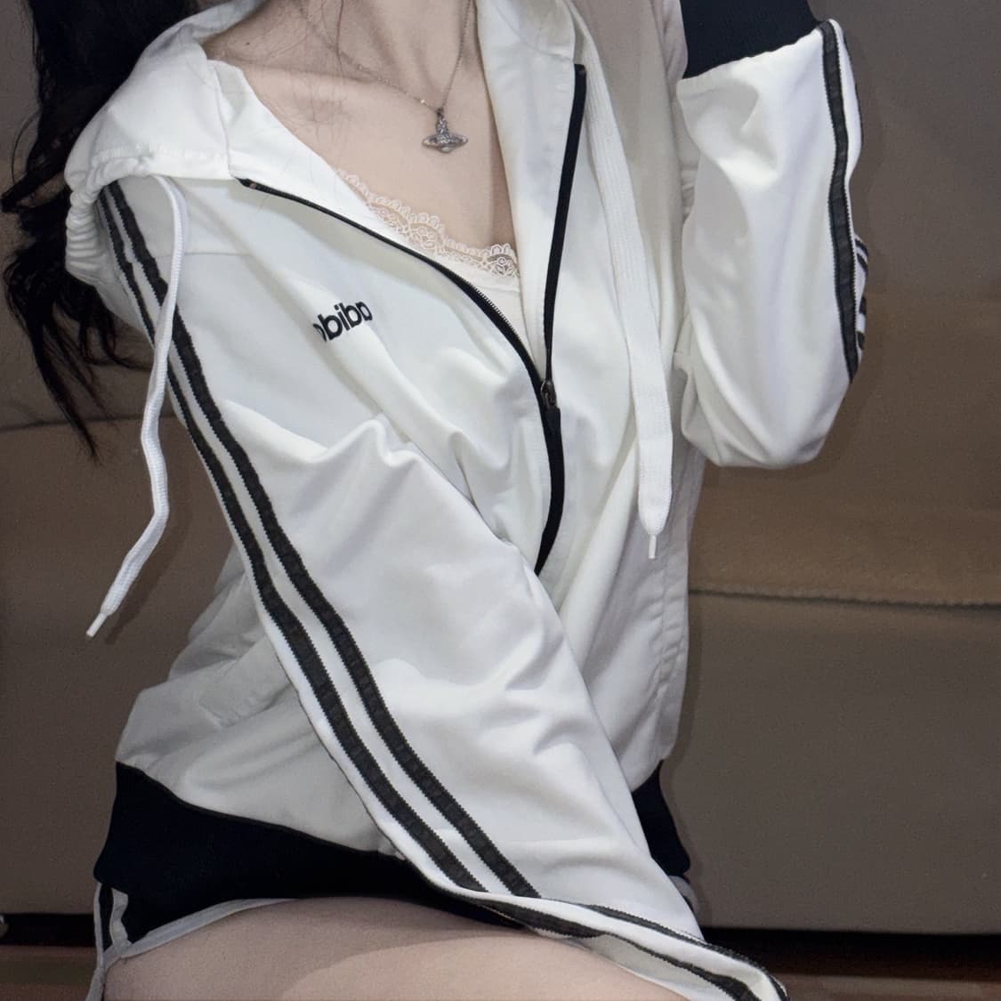 🐰아디다스 화이트 여리핏 후드집업🪽 상품이미지3