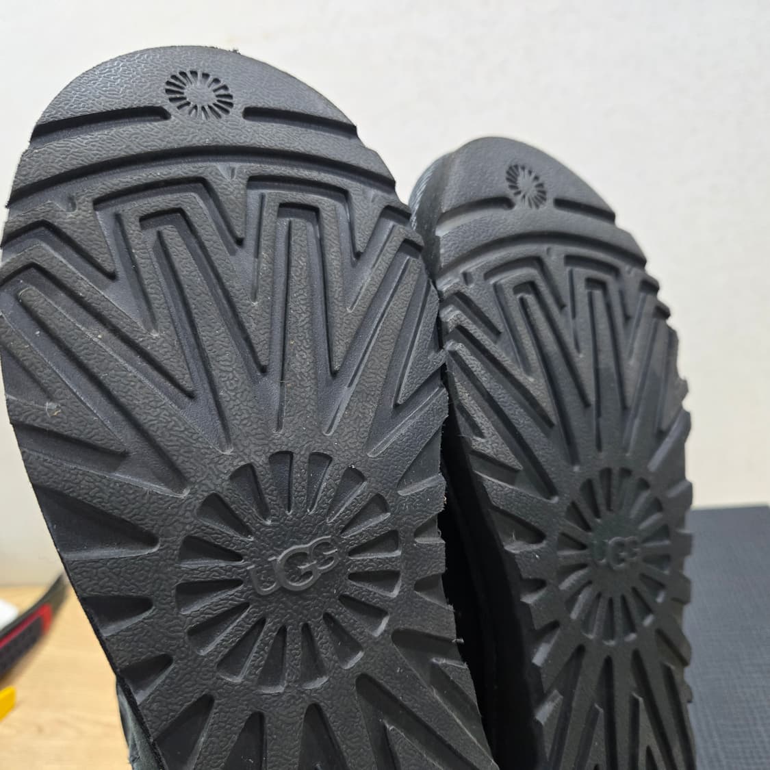 240 어그 UGG 클래식 미니 블랙 어그부츠 상품이미지8