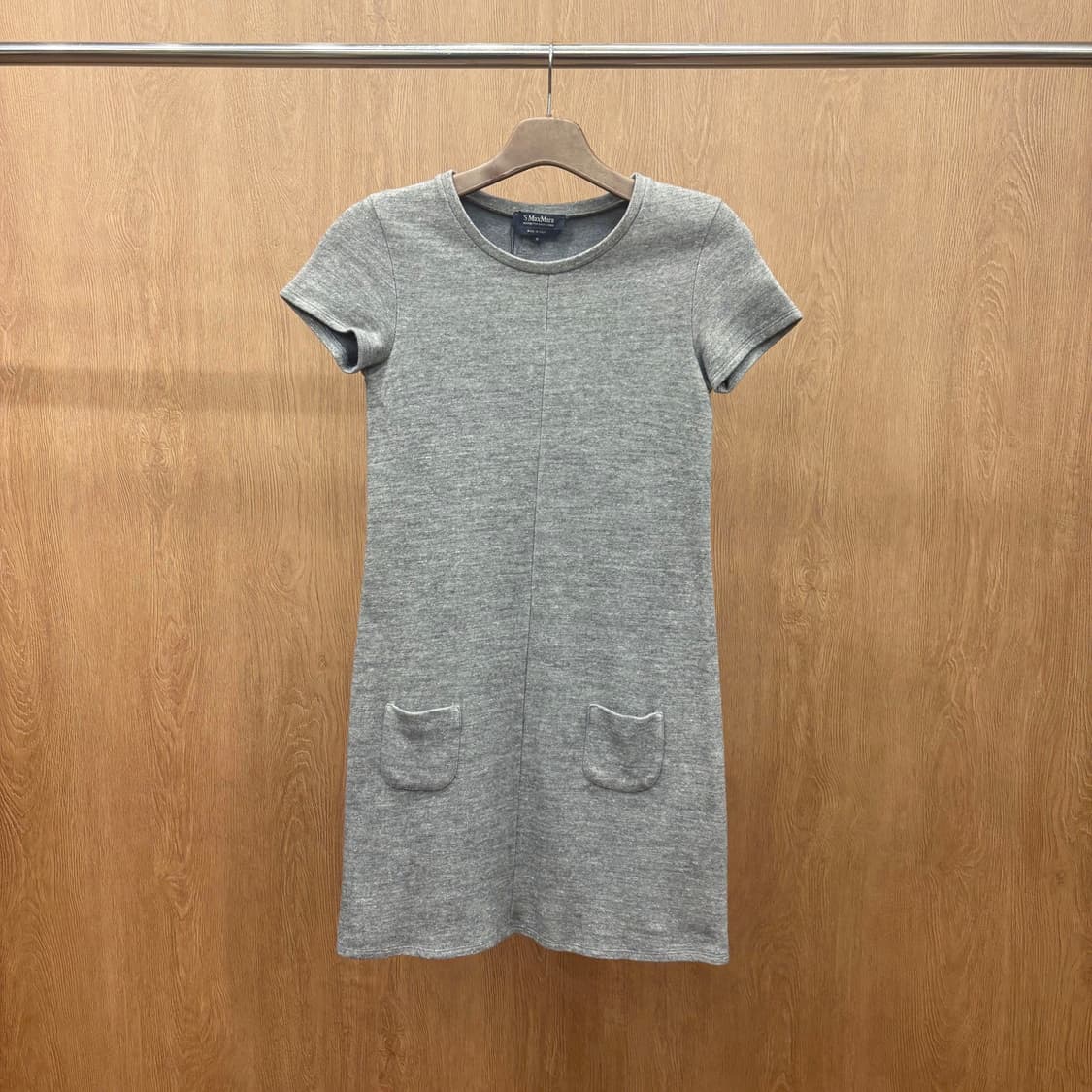 막스마라 미디 원피스 더블 포켓 라운드넥 디테일 스트레이트핏 그레이 상품이미지2