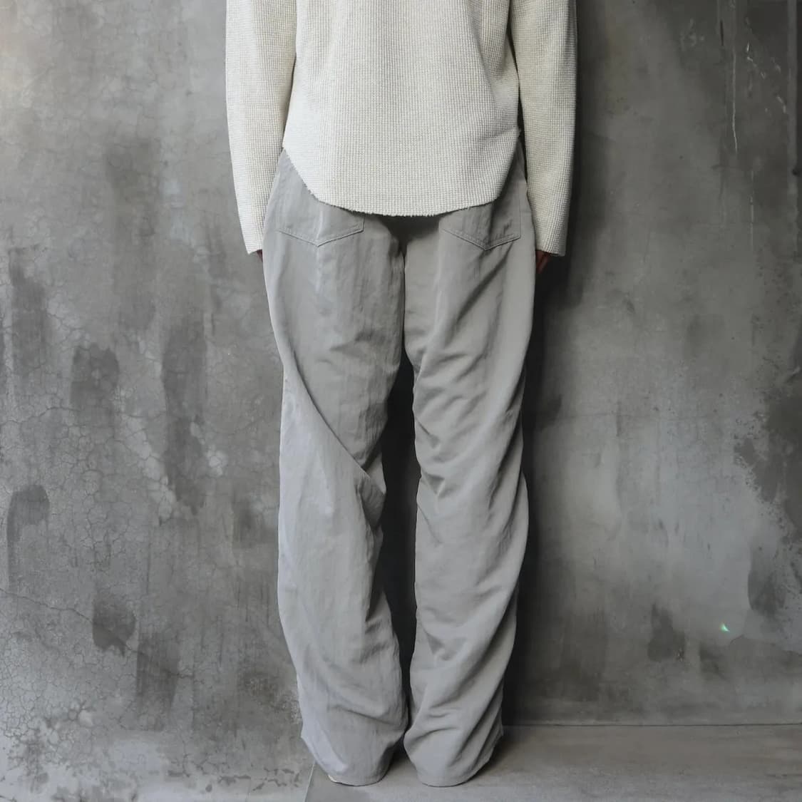 언유즈드 25FW 나일론 팬츠 그레이 2사이즈 판매합니다 상품이미지5