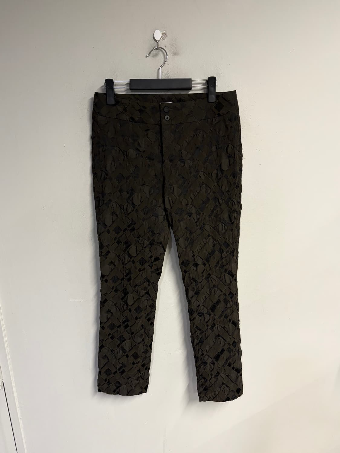 ISSEY MIYAKE textured pants  상품이미지1