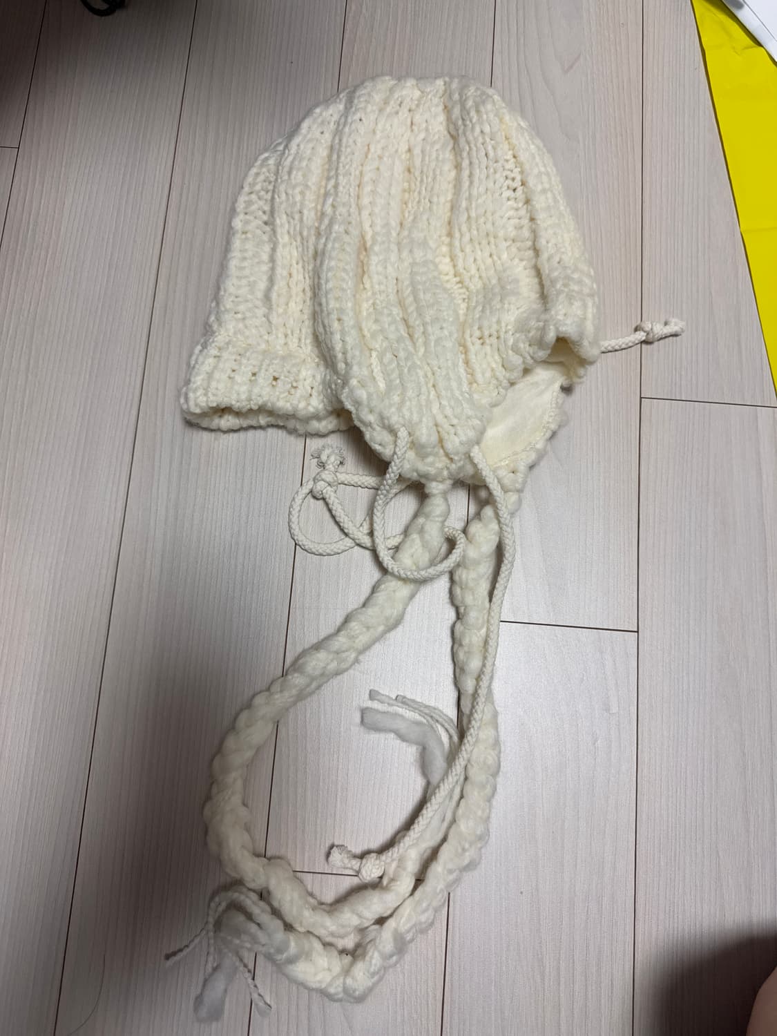 오호스 브레이디드 이어플랩 비니 아이보리 상품이미지1