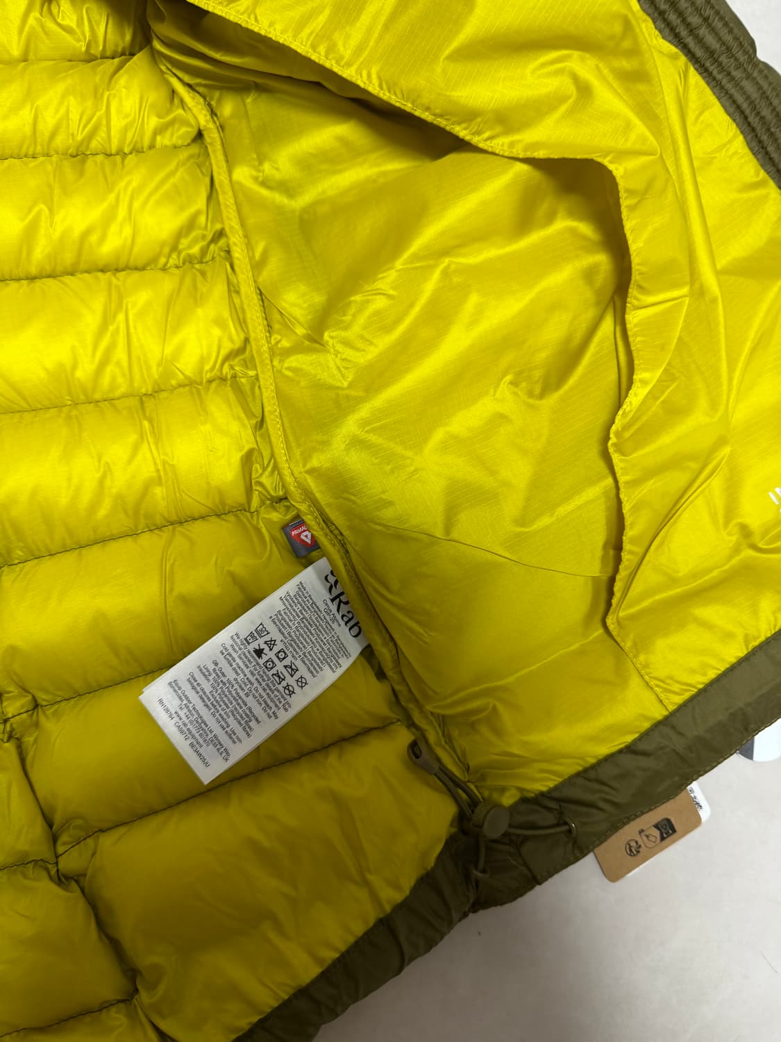 랩 씨러스 알파인 경량 패딩 M 오크 상품이미지5