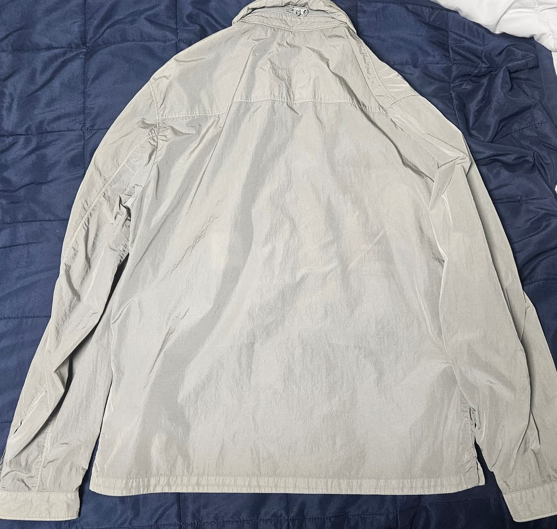 CP컴퍼니 24ss 크롬 R 나일론 오버셔츠 XL 상품이미지4