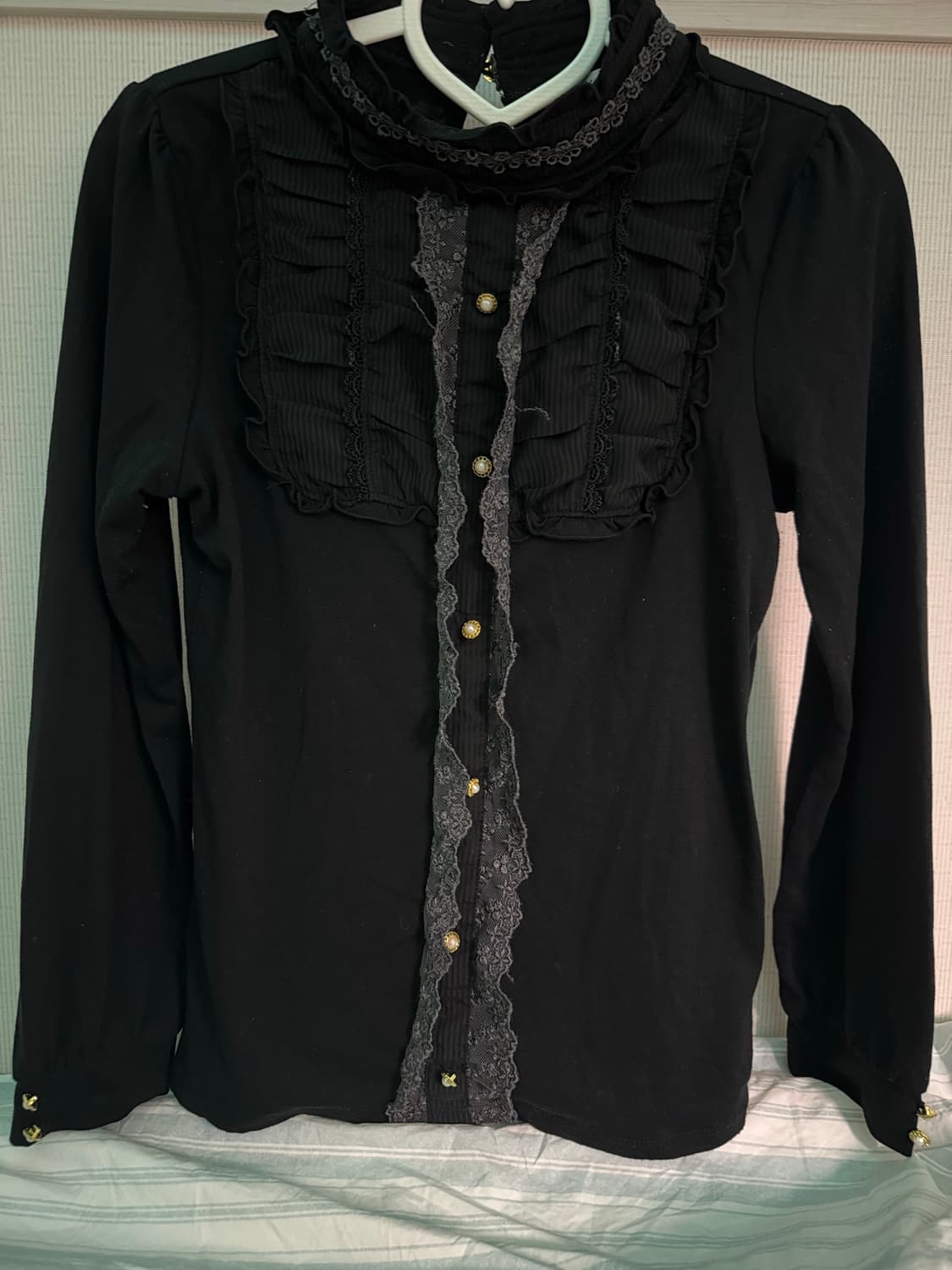 엑시즈팜 공겜여주 프릴 블라우스 상품이미지1