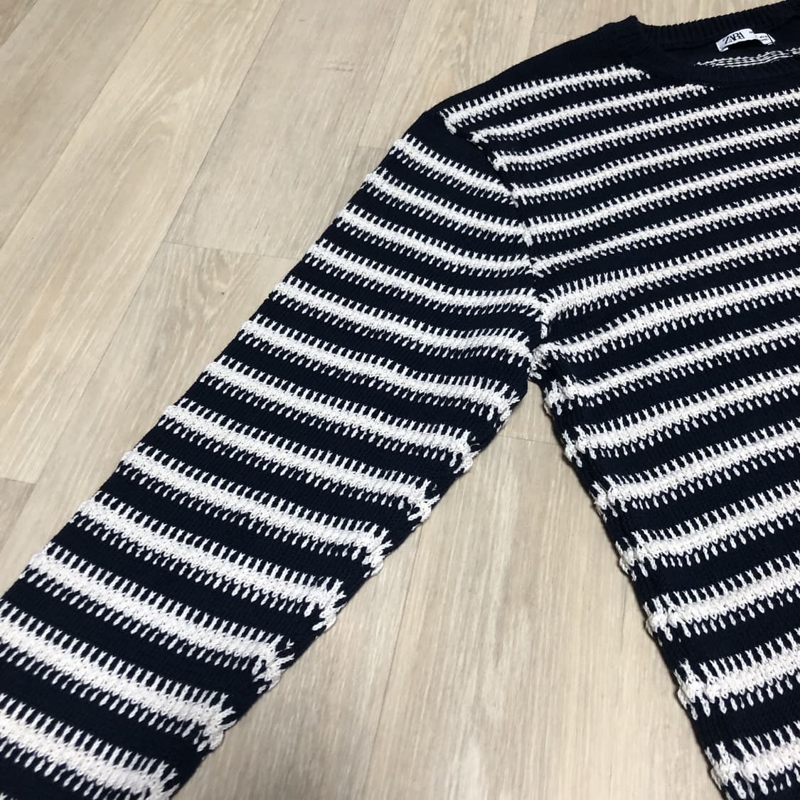 (L) 새상품 자라 ZARA SS 스트라이프 라운드 네이비 니트 상품이미지2