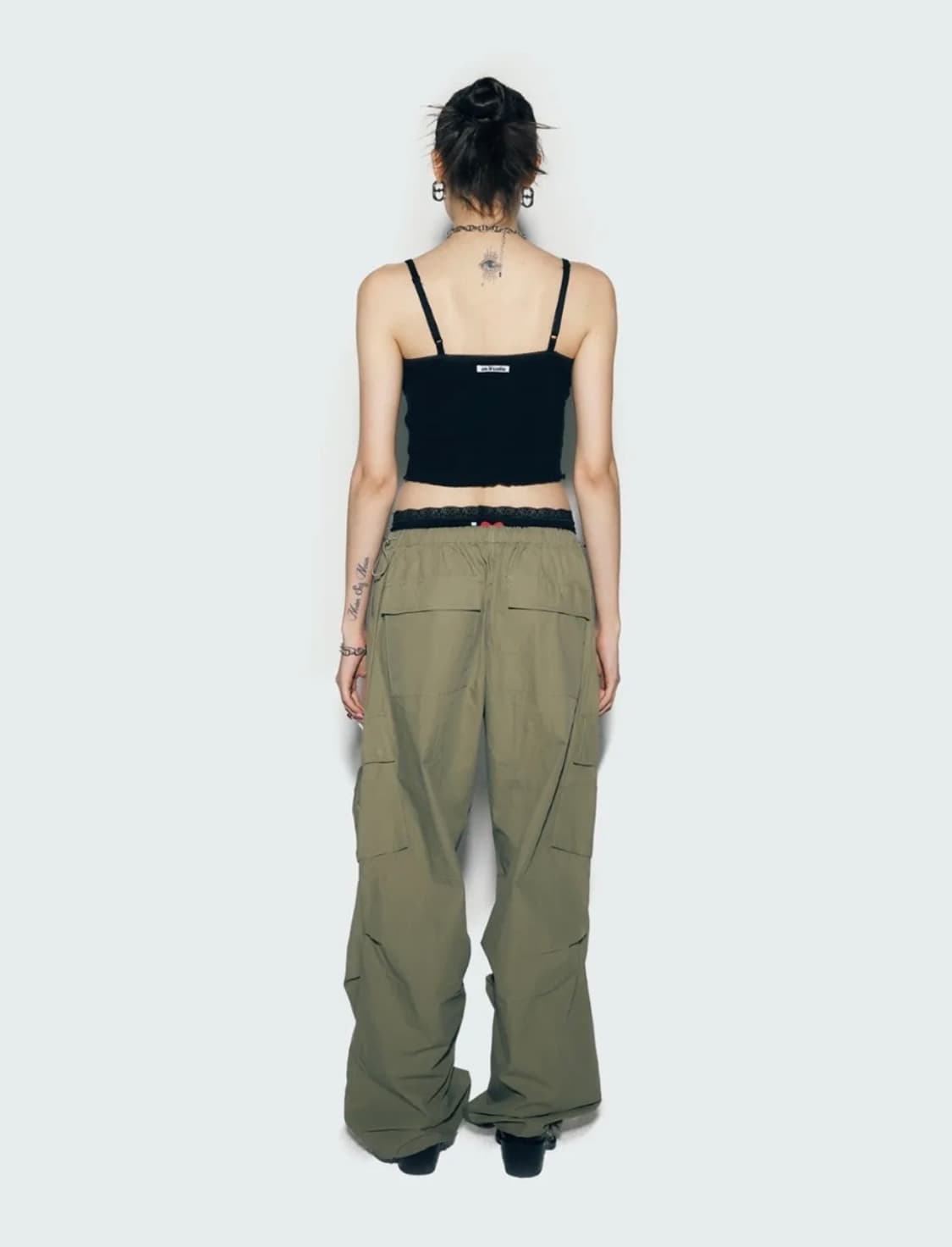 에즈이프 캘리 PARACHUTE CARGO PANTS KHAKI 상품이미지3