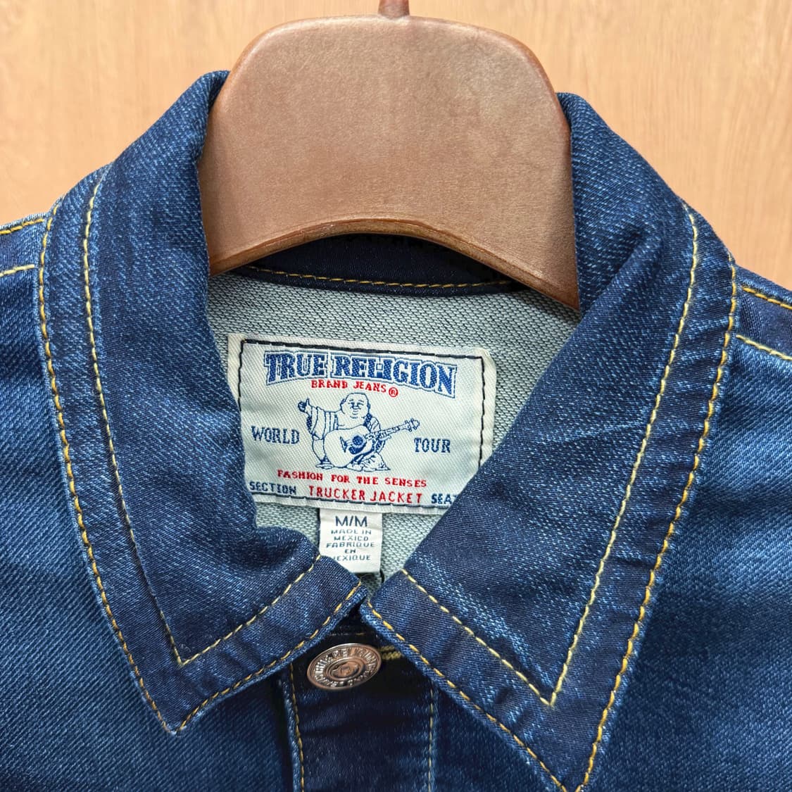 트루릴리전 데님 자켓 로고 패치 버튼 스트랩 디테일 슬림핏 블루 상품이미지7