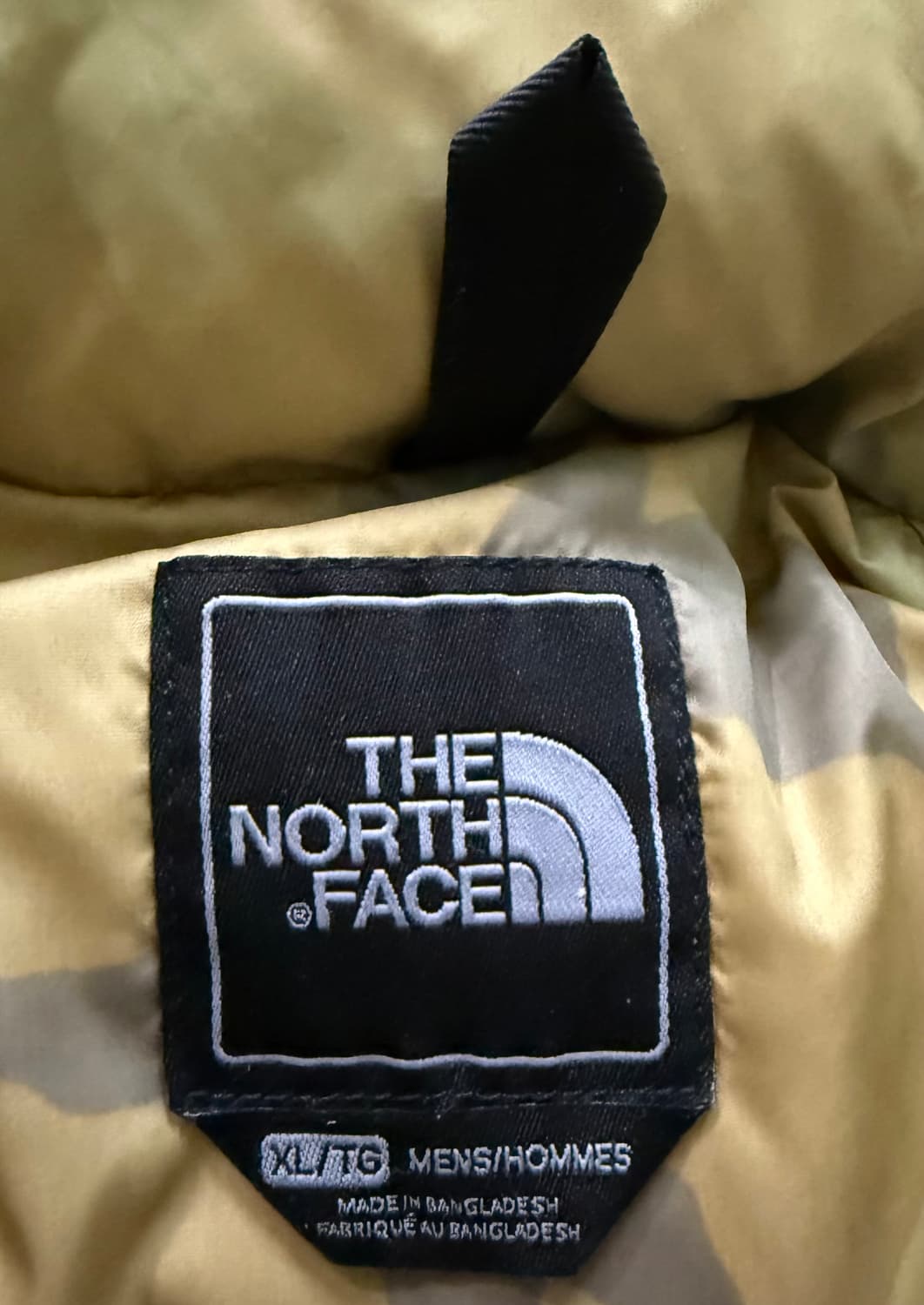 노스페이스 카모 센터로고 눕시 700 패딩 상품이미지3