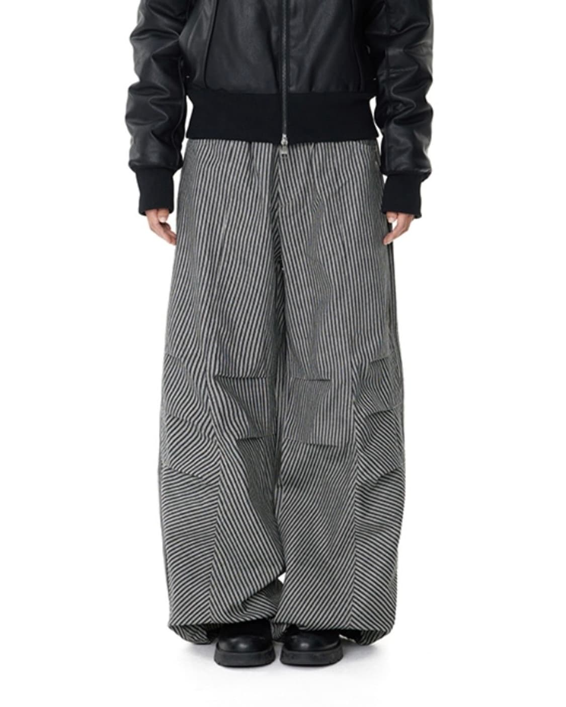 아캄 Knee Pin-tuck Stripe Denim Pants 바지 상품이미지1