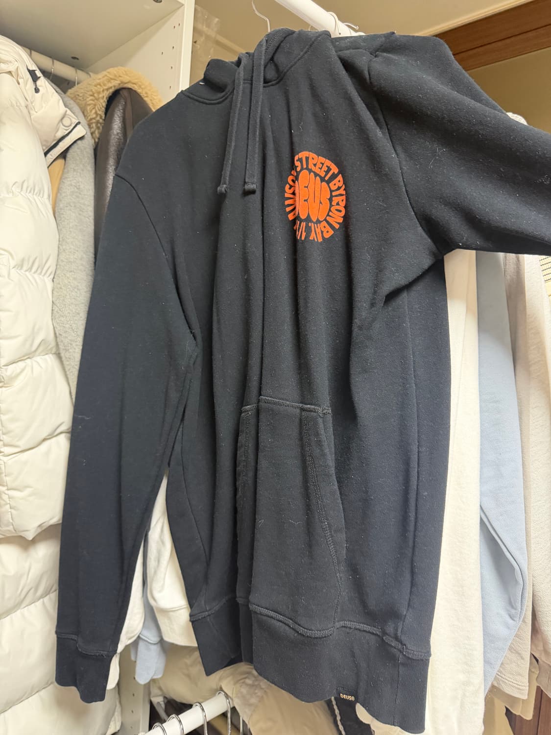 데우스 마키나 후드티 상품이미지2