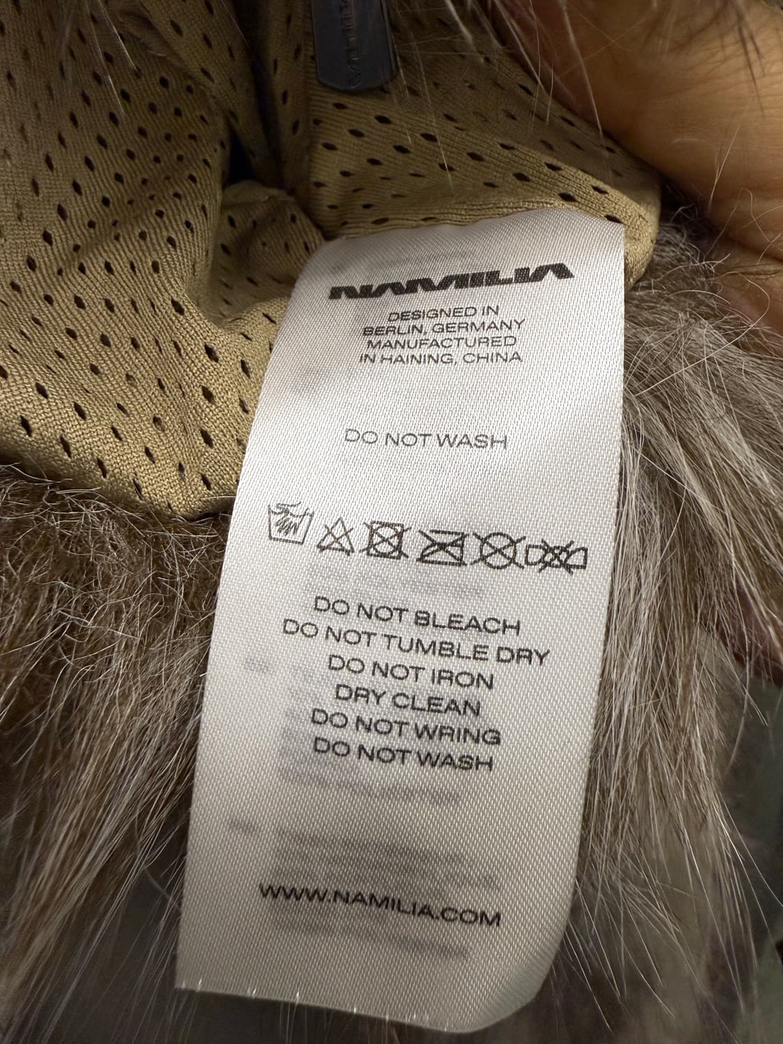 나밀리아 25FW 카티빨 퍼 볼레로 크롭 집업자켓 상품이미지8