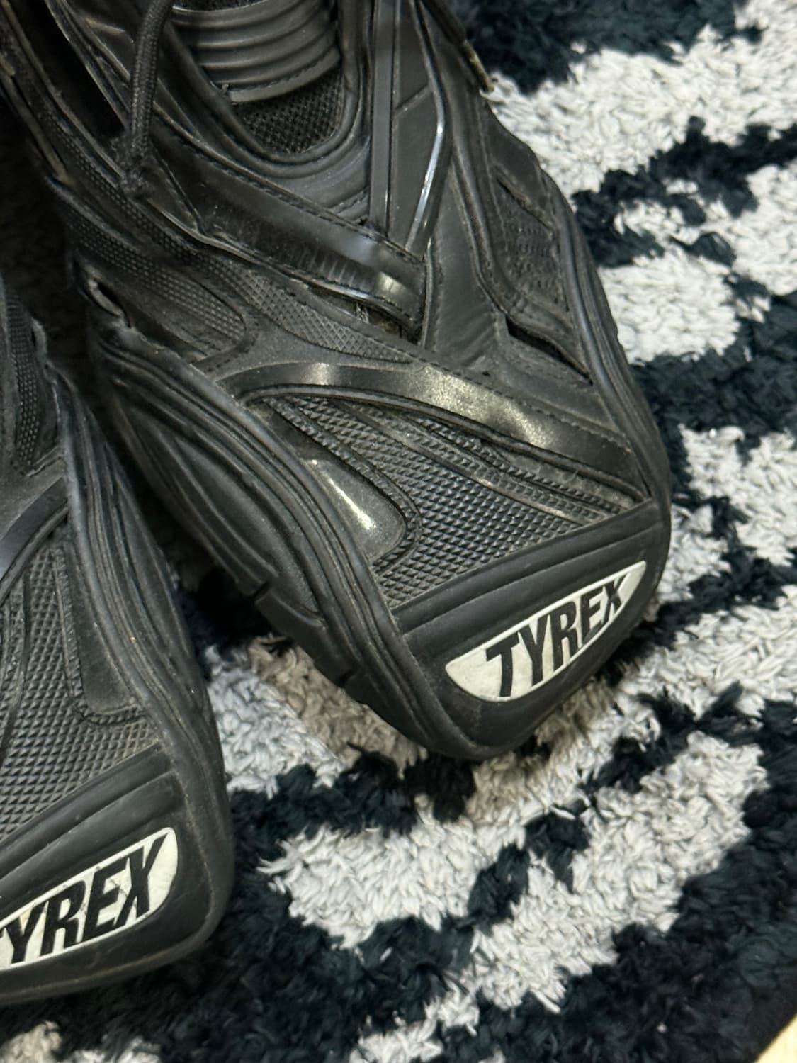 [44]발렌시아가 타이렉스 상품이미지4