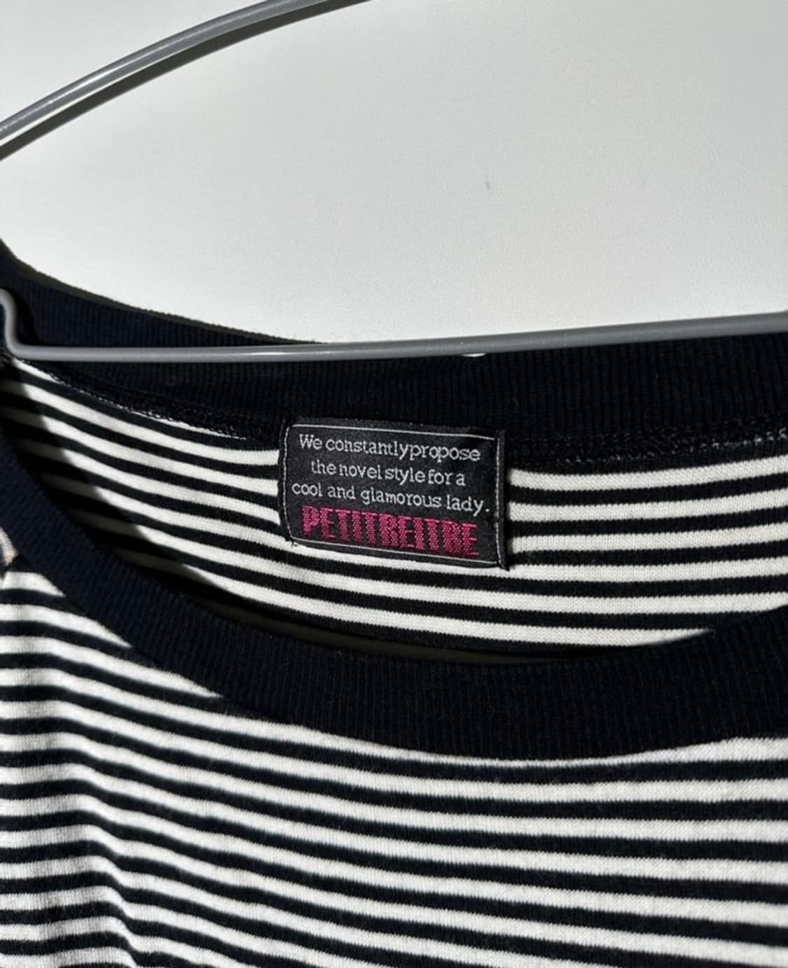 petitretire 스트라이프 롱슬리브 니트 원숄더 오프숄더 빈티지 상품이미지3