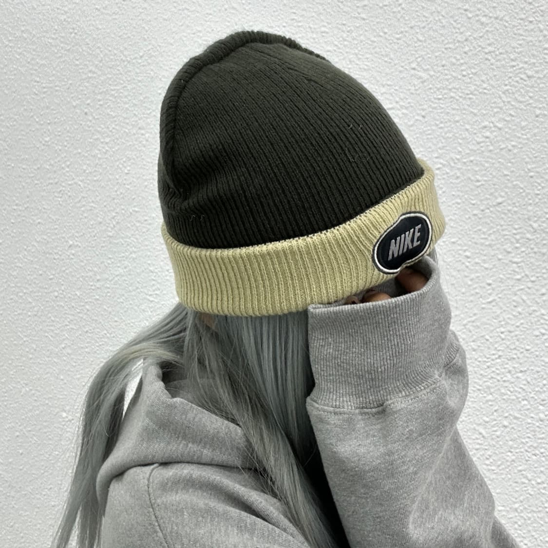 나이키 90s 리버시블 베이지배색 카키 비니 상품이미지2