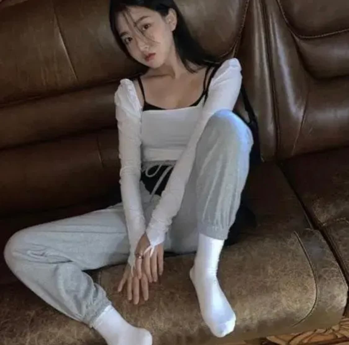 5muse 오뮤즈 스퀘어넥 롱슬리브티 화이트 긴팔티셔츠 상품이미지5