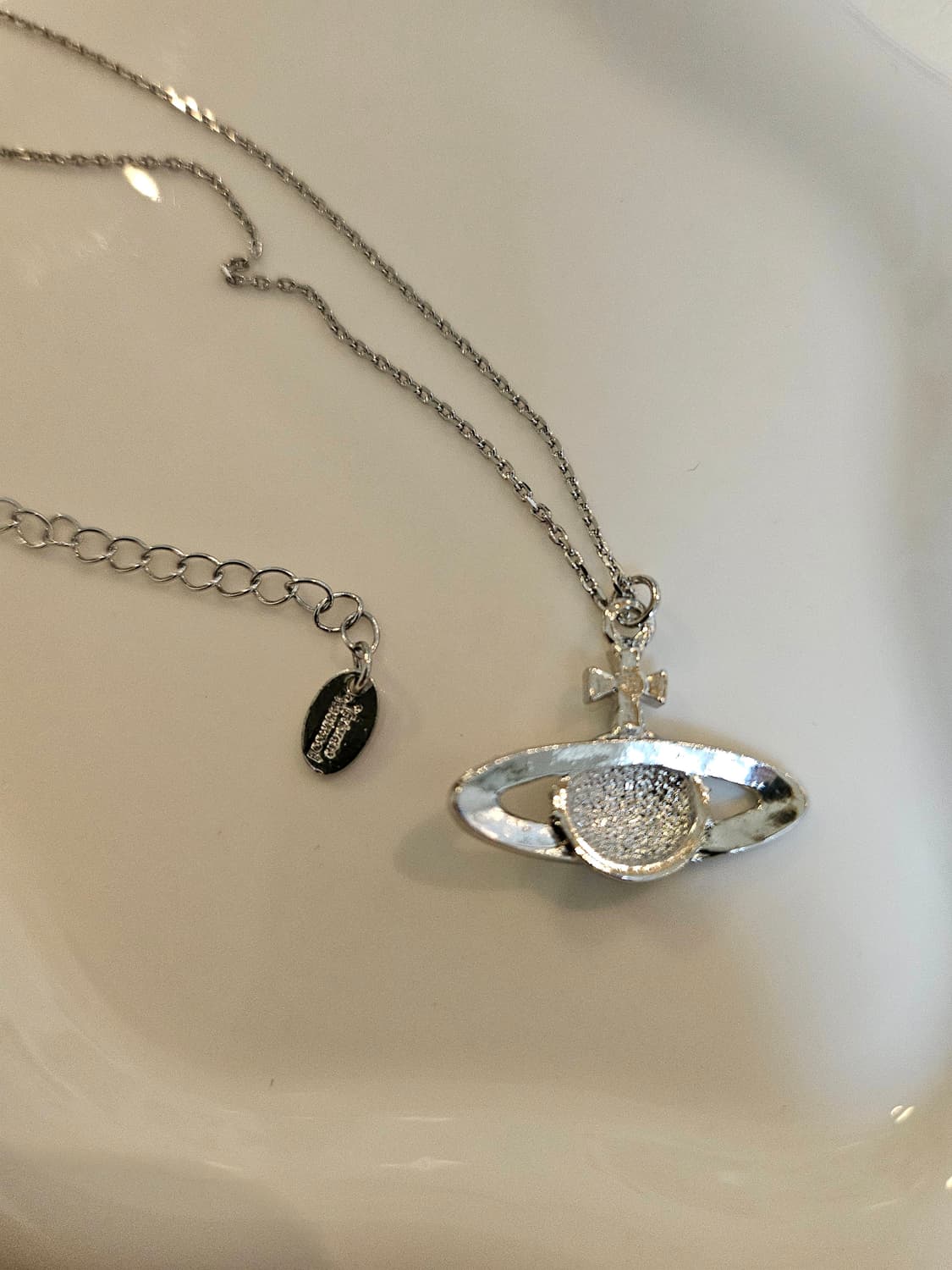 비비안웨스트우드 업사이클링 올큐빅 은장 목걸이 상품이미지2