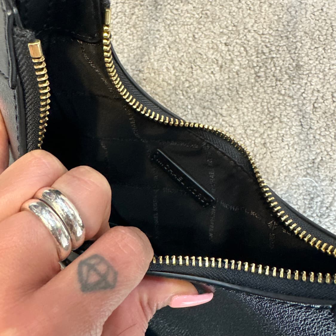 마이클코어스 윌마 스몰 크로스 숄더백S 상품이미지8