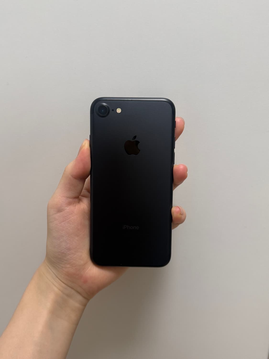 아이폰 7 매트블랙 128gb 상품이미지1