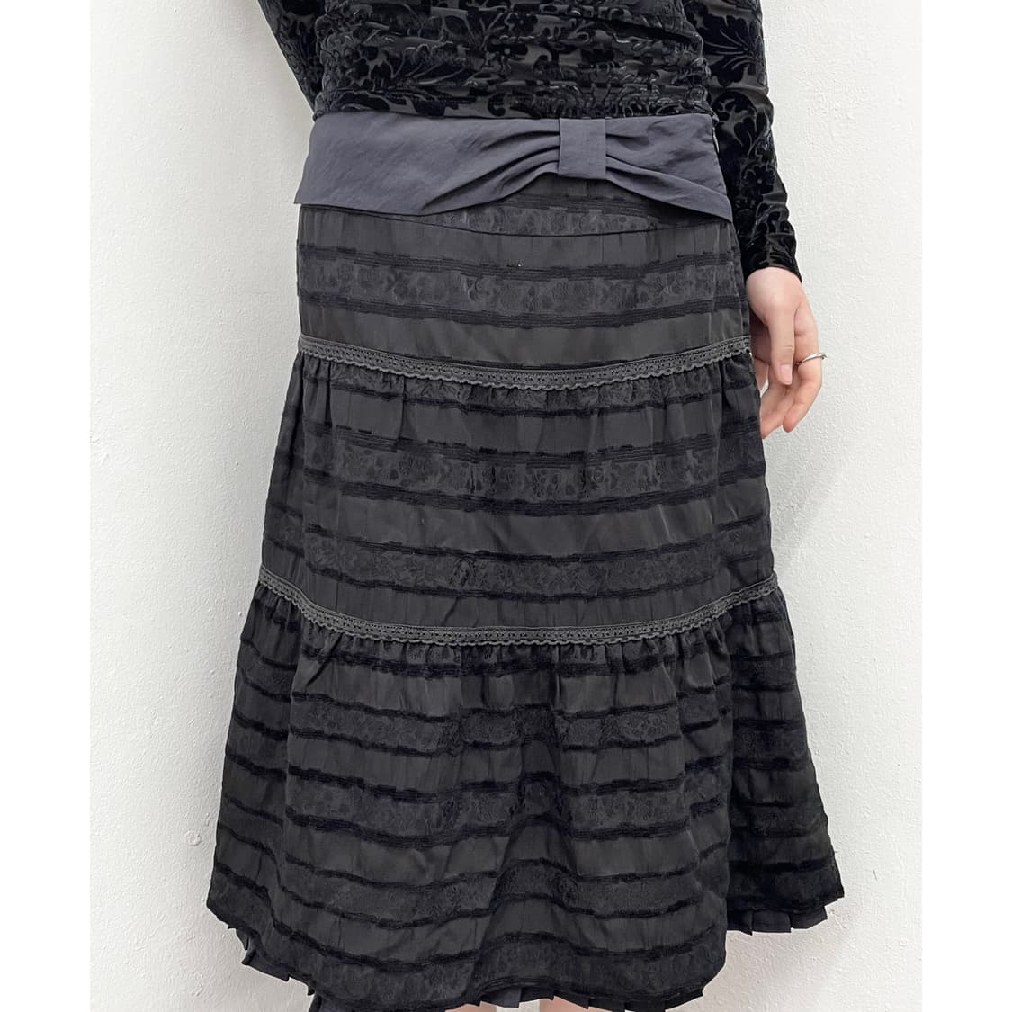 블랙 고딕 리본 레이스 디테일 스커트 상품이미지1