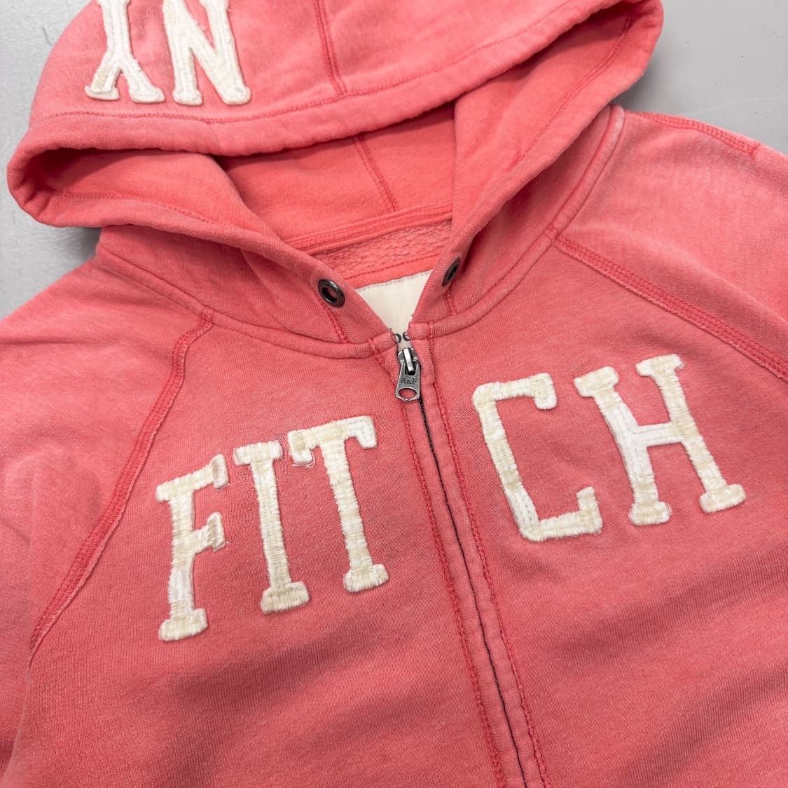 아베크롬비 Y2K 아치로고 딱붙 후드집업 상품이미지3