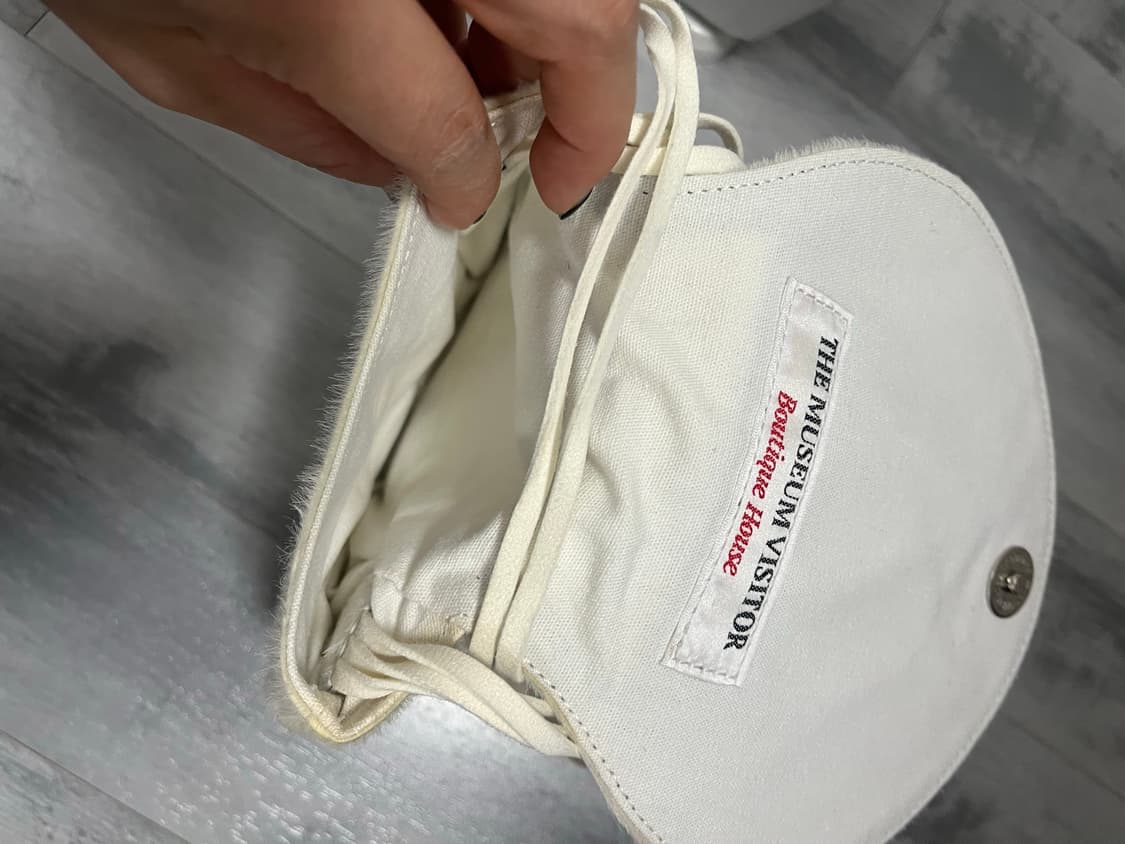 더뮤지엄비지터 가방 상품이미지3