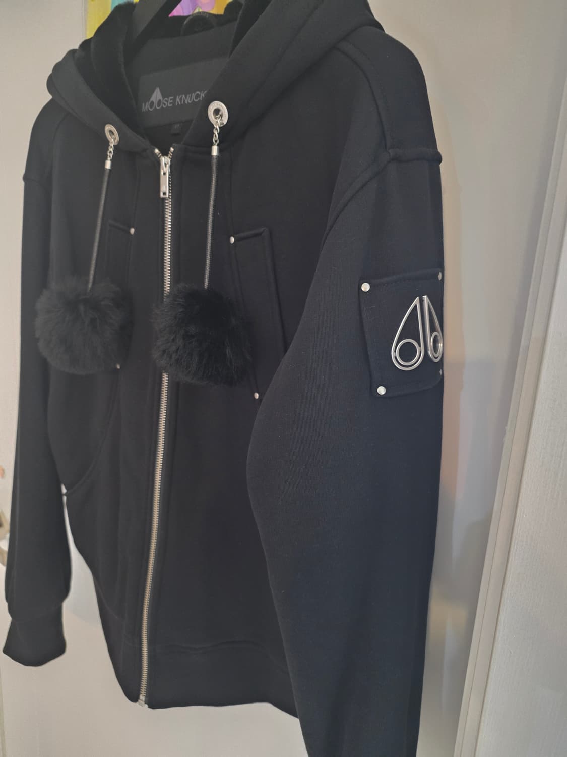 무스너클정품 블랙후드집업 팝니다 상품이미지2