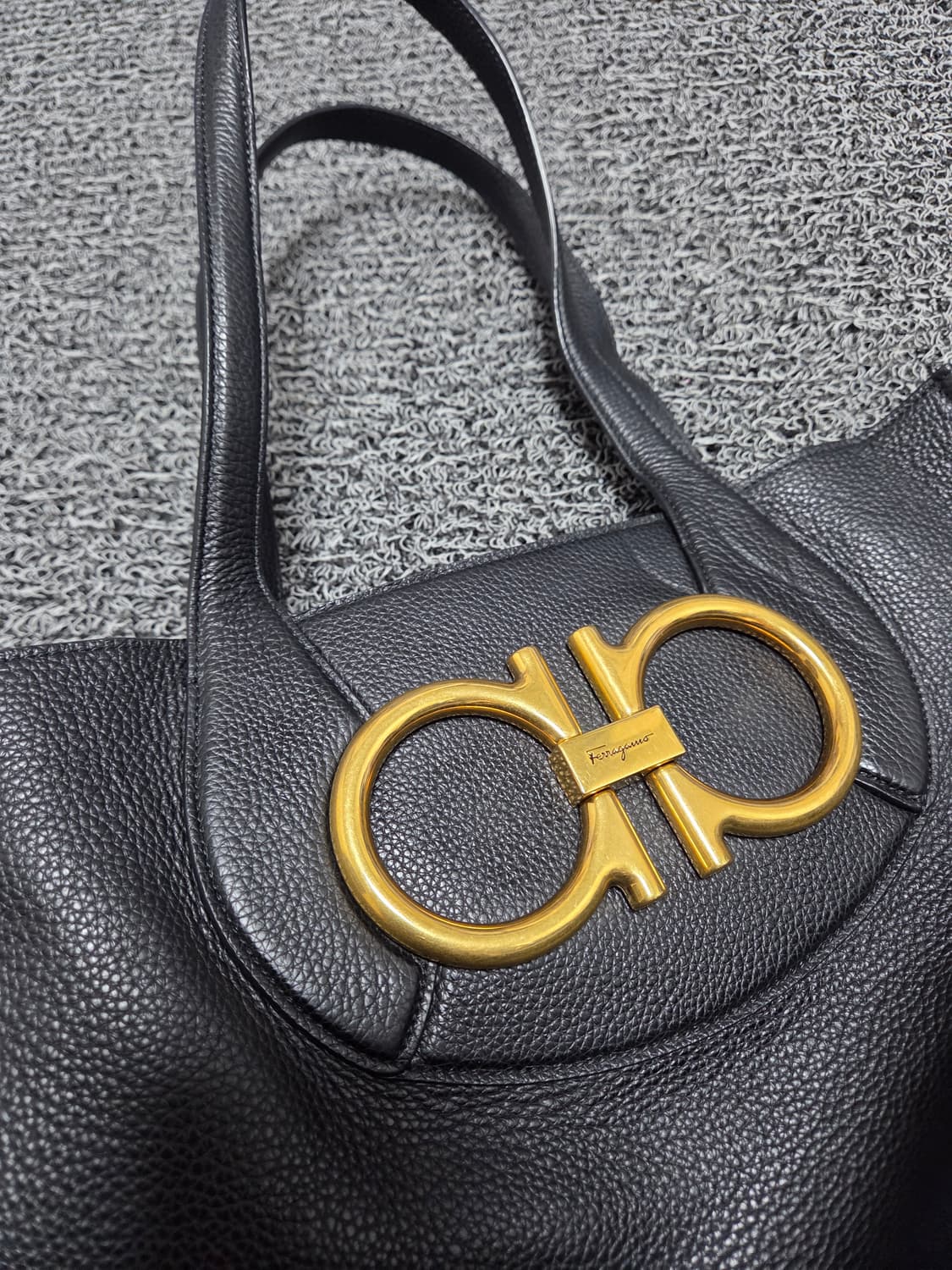 페라가모 맥시 간치오 토트백 상품이미지6