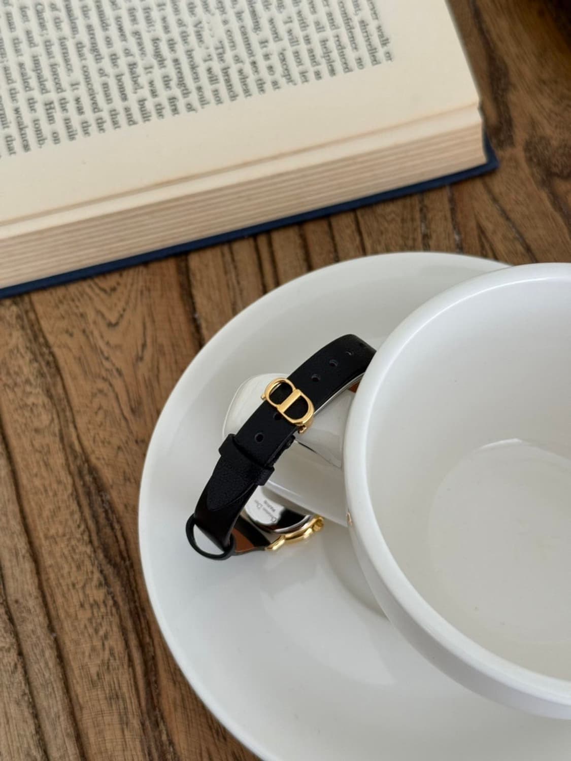 디올 쉘다이얼 cd버클 워치 상품이미지2