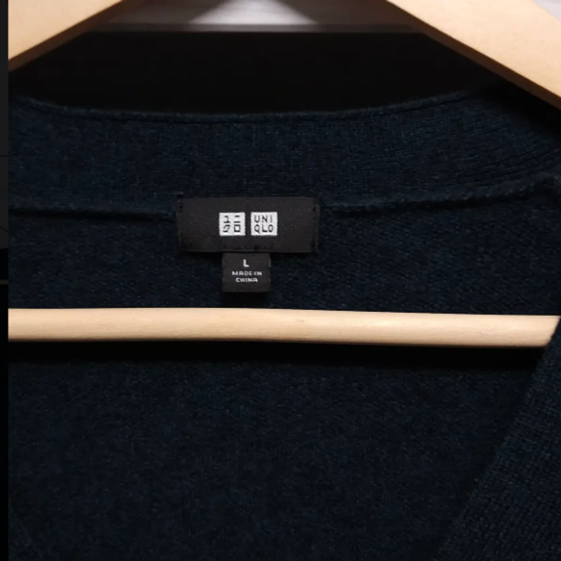 100)유니클로 울 가디건 다크그린 상품이미지4