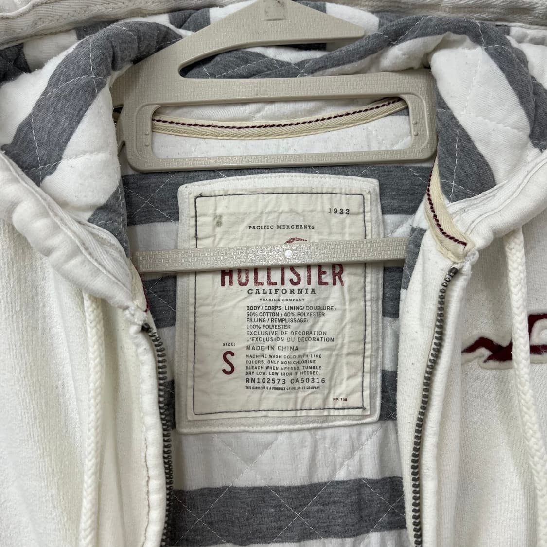 홀리스터 슬림핏 누빔안감 아이보리 후드집업 상품이미지9