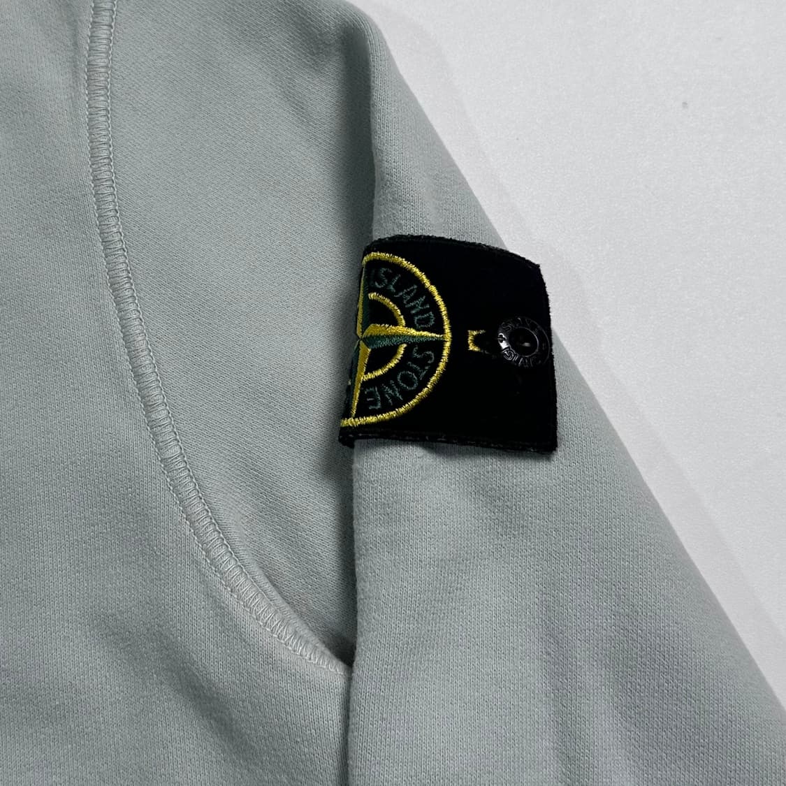 스톤아일랜드 와펜 맨투맨 상품이미지4