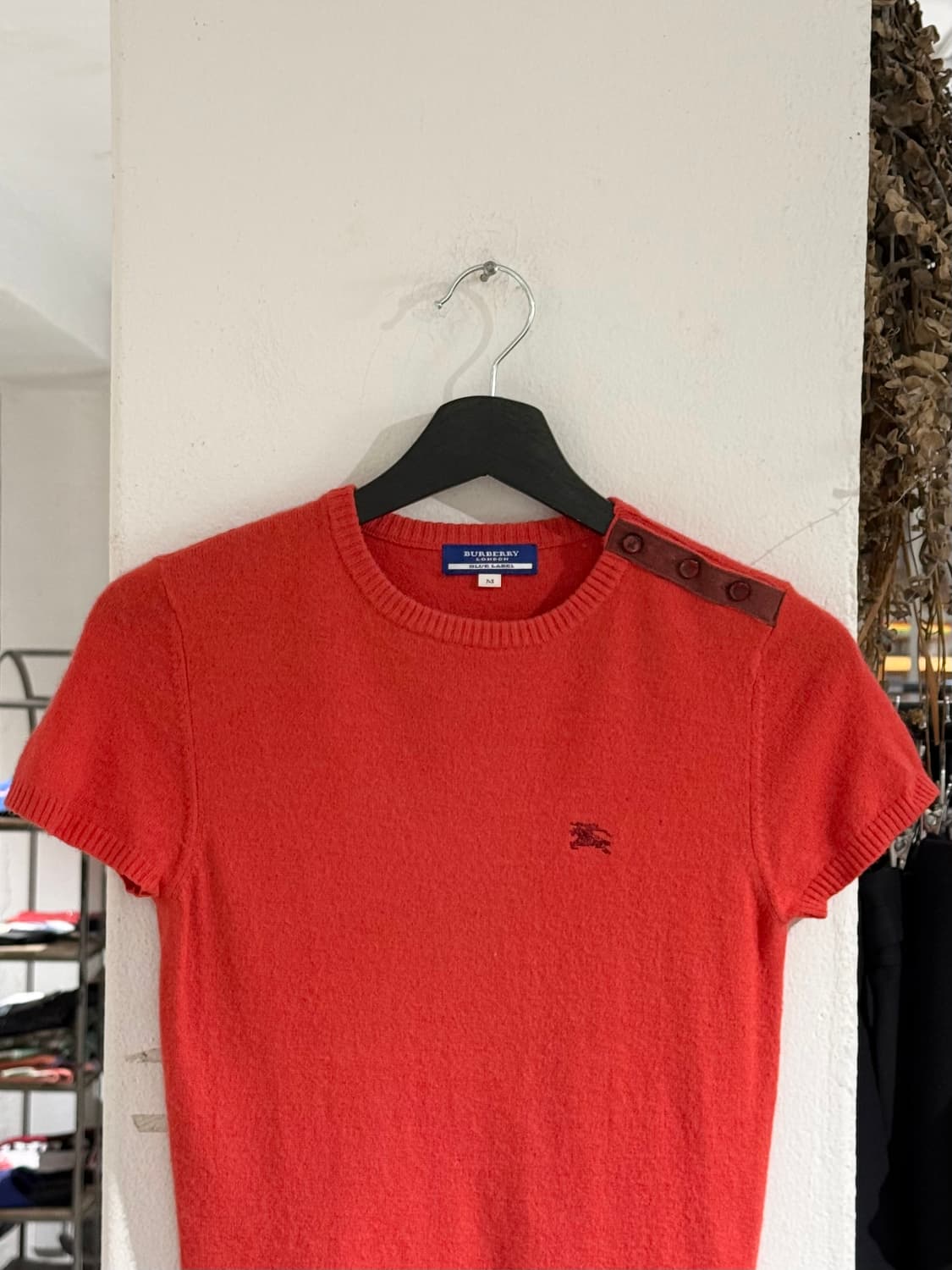 버버리 블루라벨 레드 로고 자수 하프 슬리브 니트 상품이미지4