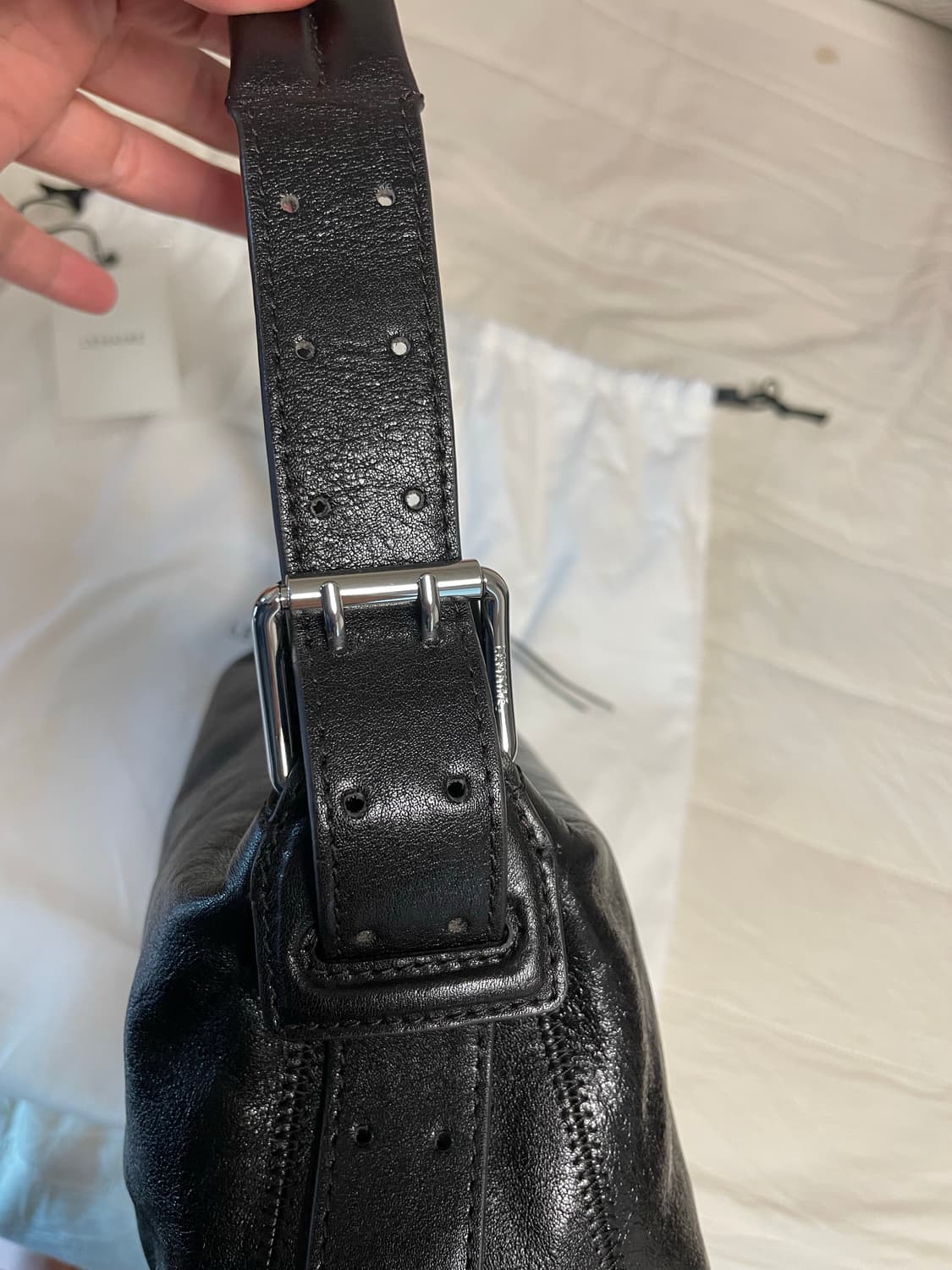 르메르 벨티드 바게트백 다크초콜릿 상품이미지4