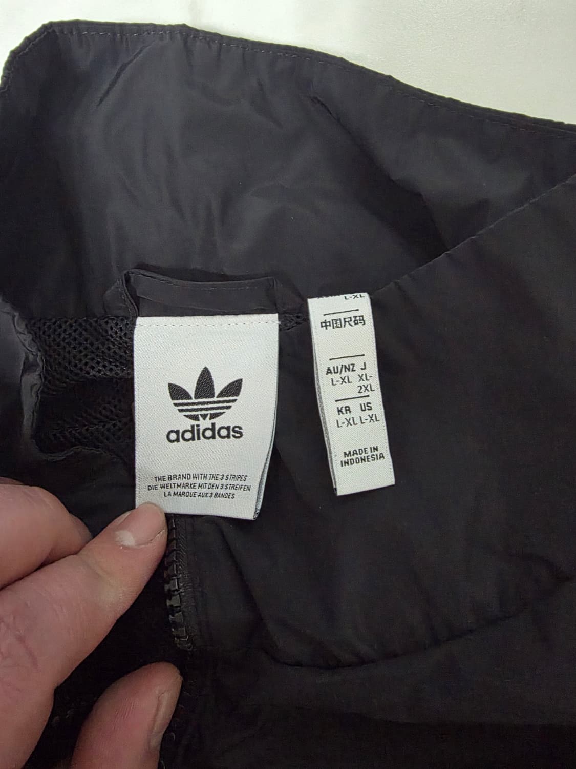 아디다스 리카이브 우븐 트랙탑 바람막이 판매합니다. 상품이미지3