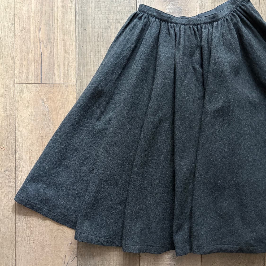 Shirring Volume Wool Skirt 상품이미지6