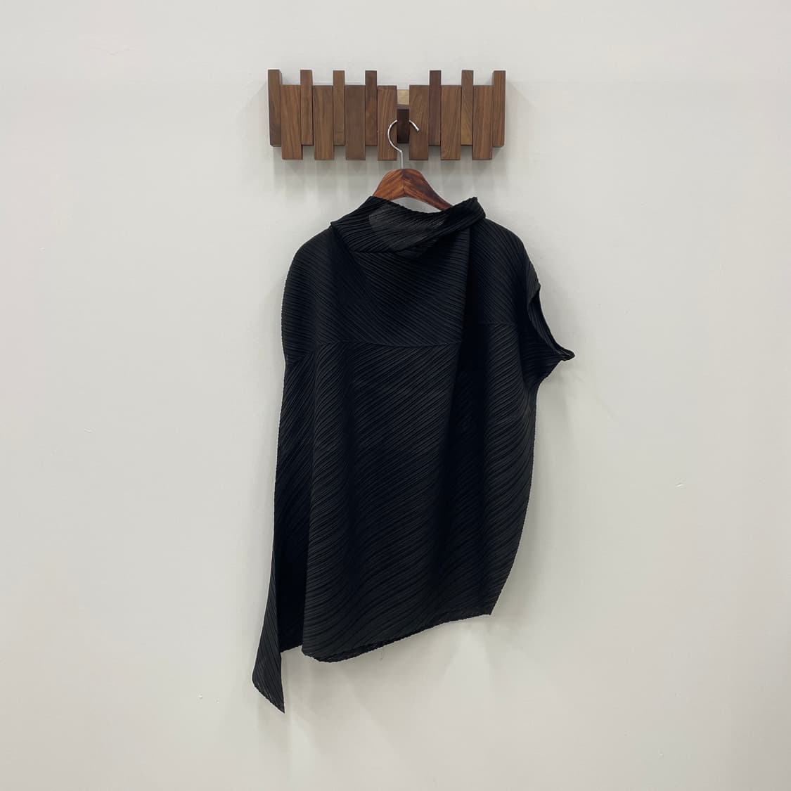 이세이 미야케 플리츠 FETE 라인 비대칭 탑 상품이미지5