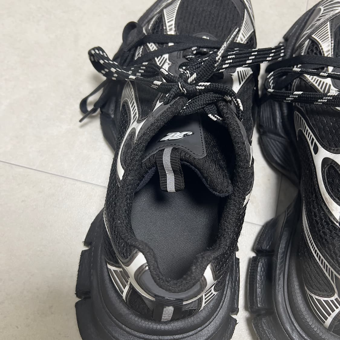 (우체국 택포가격) 발렌시아가 3XL 스니커즈 블랙 화이트 43 상품이미지6