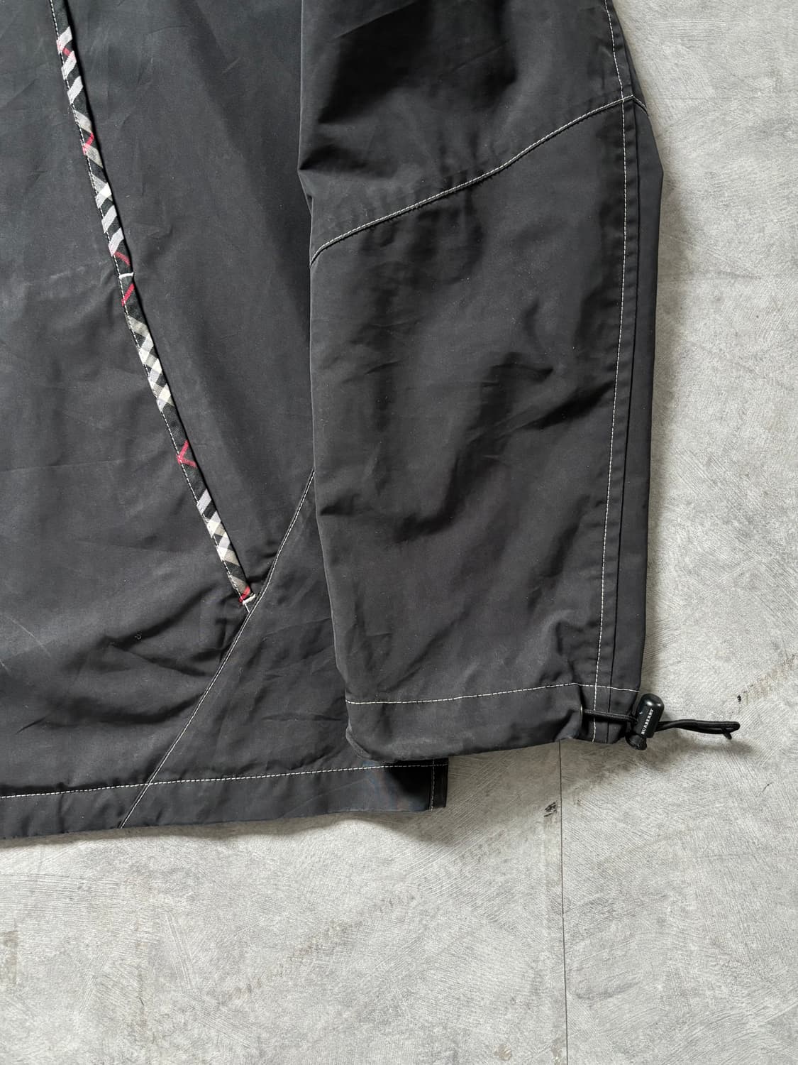 Burberry 버버리 블랙라벨 블랙 체크 트리밍 후드 집업 상품이미지5