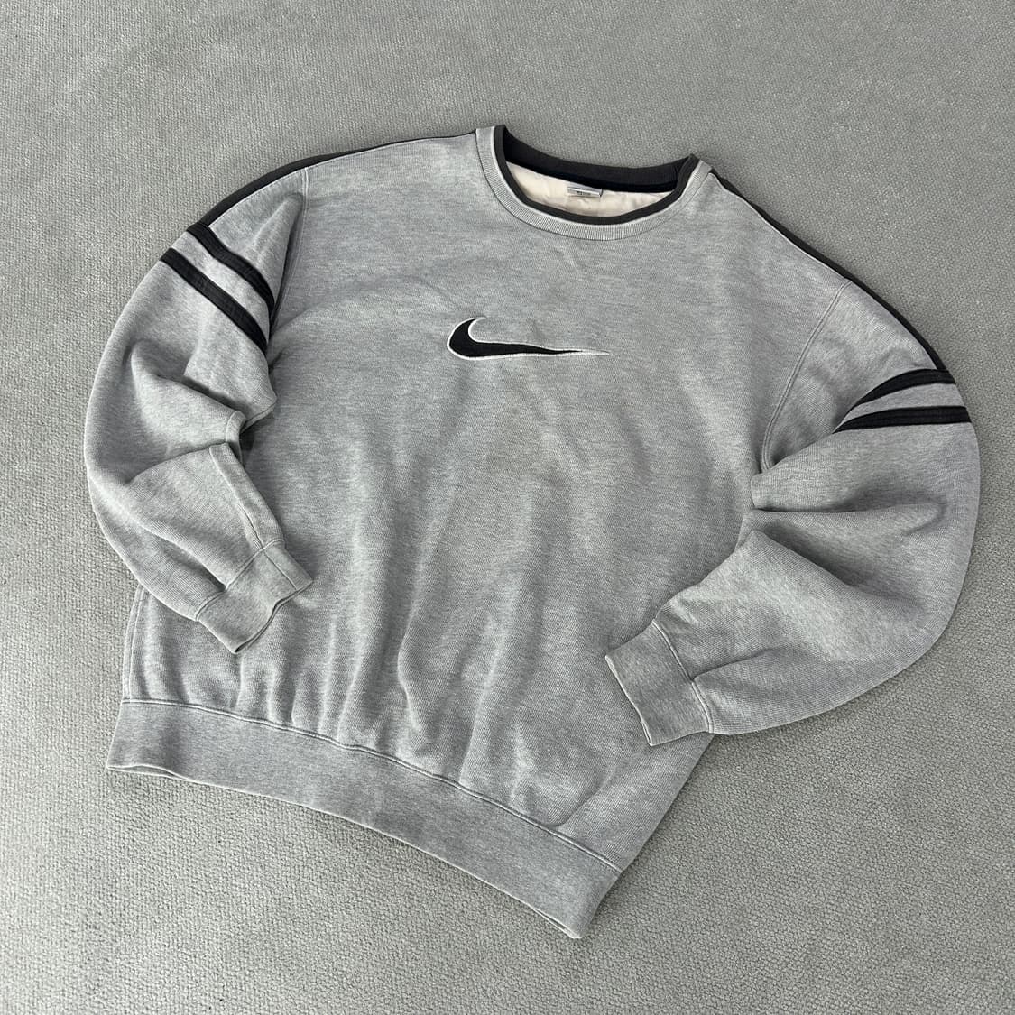 나이키 그레이 스우시 맨투맨  상품이미지1