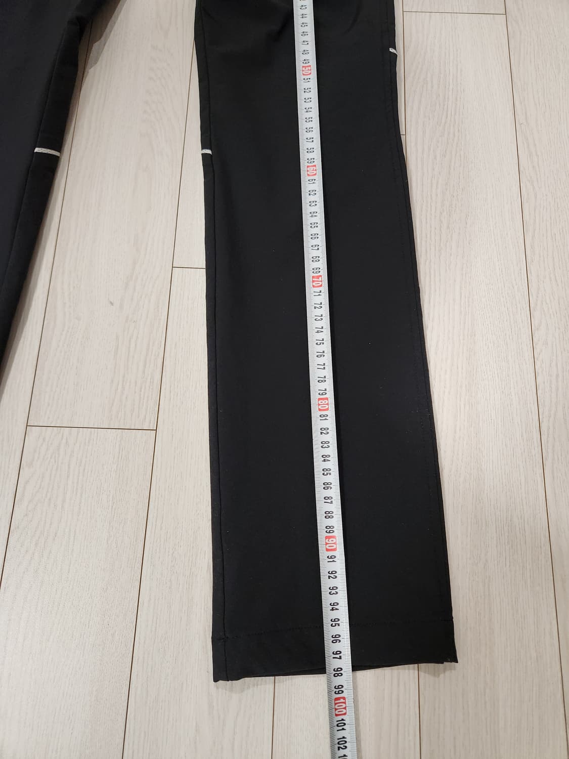 아디다스 기능성 여성 팬츠 사이즈m

사진이 이상하게 나왔는데 새상품처럼 상품이미지10