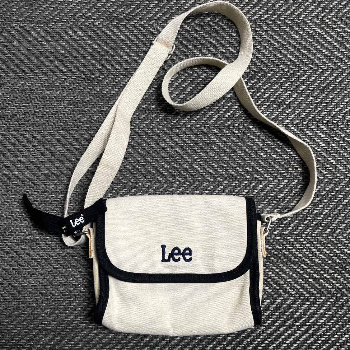 Lee 자수 이지 미니 크로스백 아이보리o 5333 상품이미지1